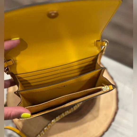 Tory Burch Chain Wallet - Picture 4 of 9